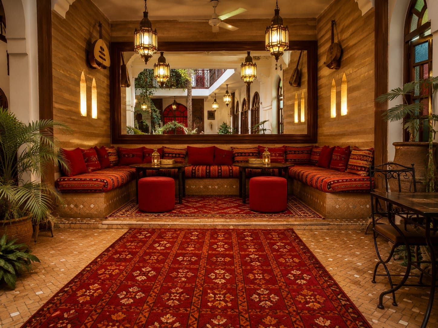 Riad Sable Chaud Marrakech — Salon marocain traditionnel, élégance et confort